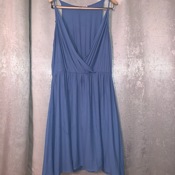 Periwinkle blue, mid-thigh length dress - Picture 2 of 3
